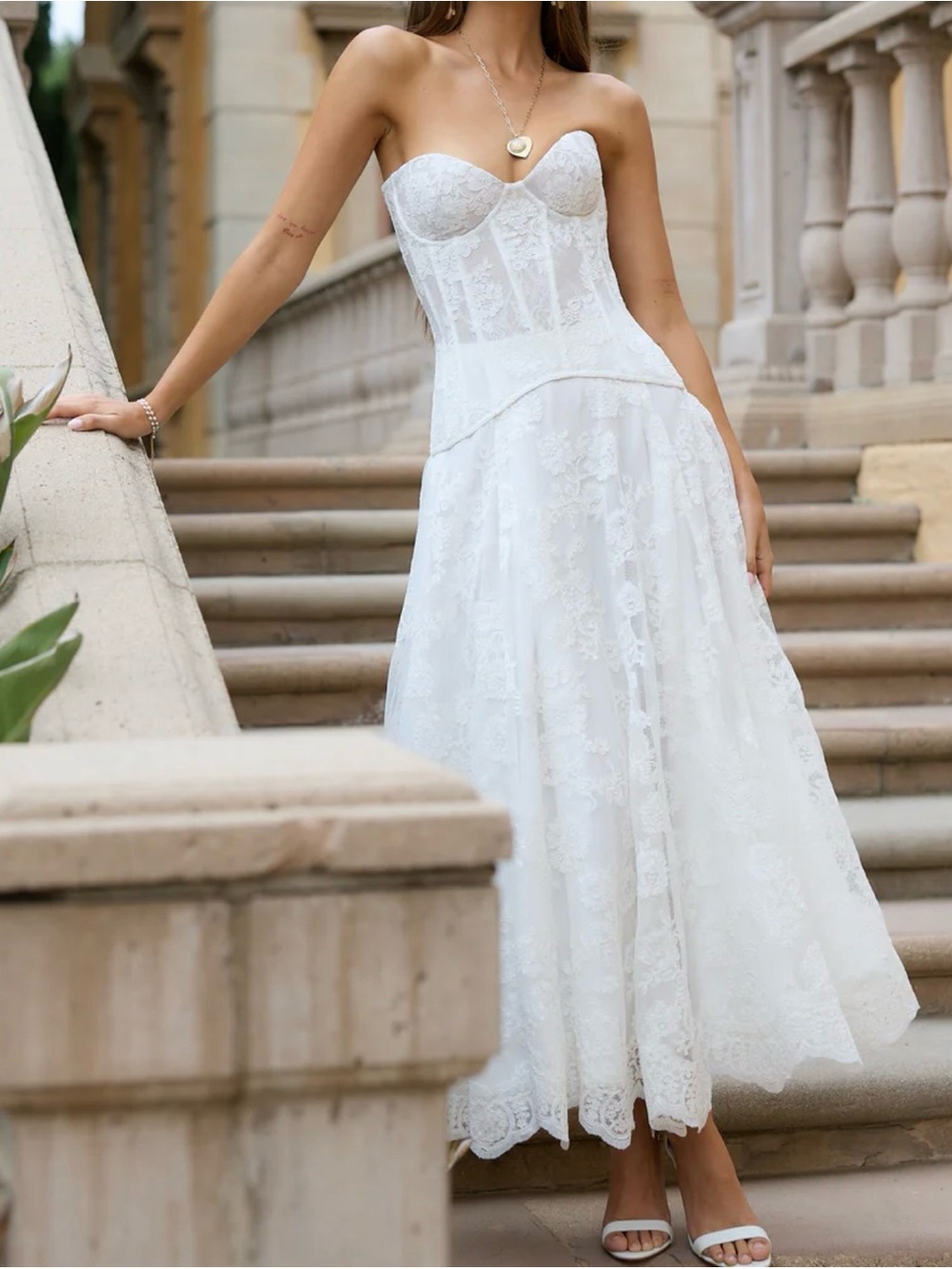 White Lace A-Line Skirt NWT - Picture 2 of 4